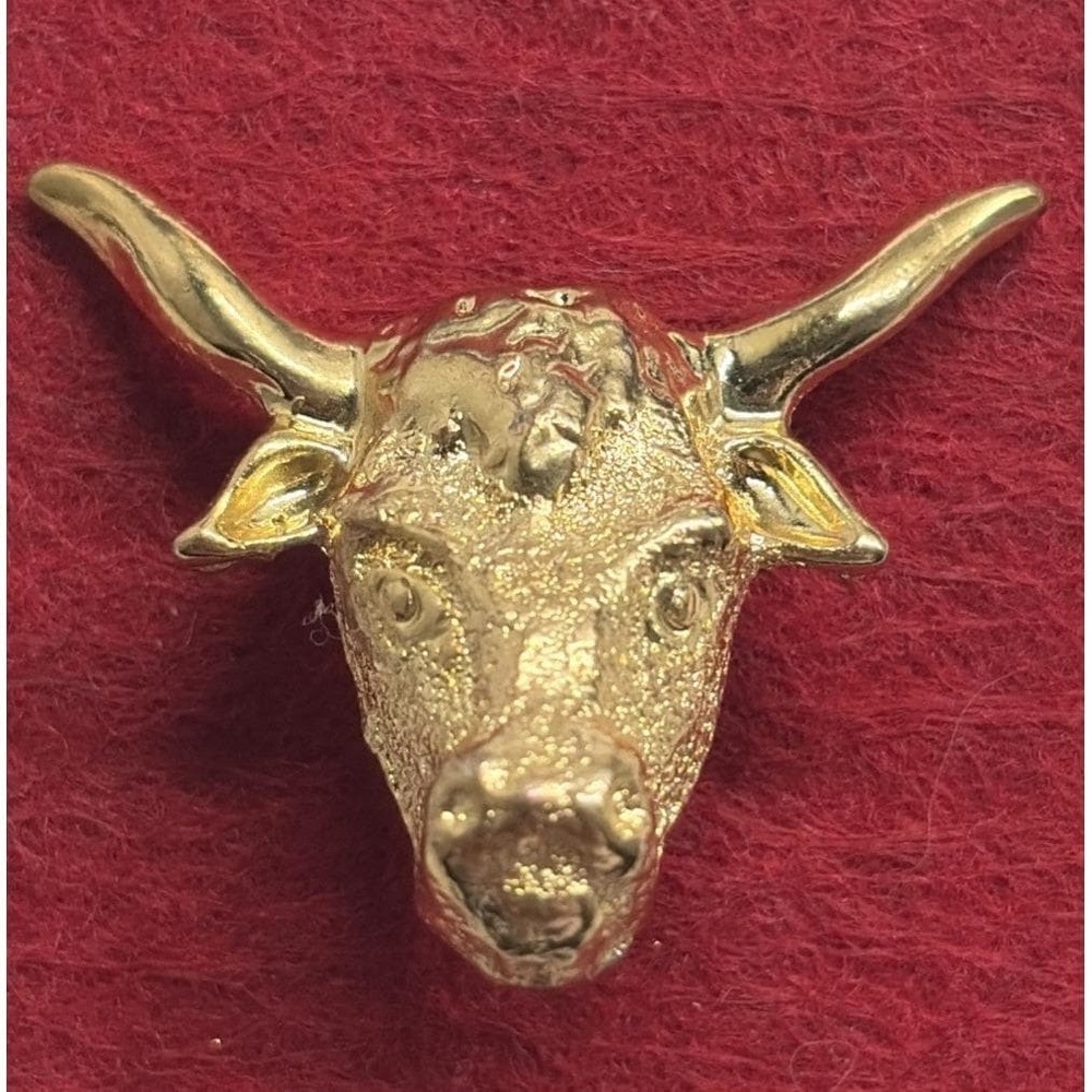 Longhorn (texas) Steer Face‎ Head Lapel Pin Gold Colored 3-D Cattle Bovine Beef